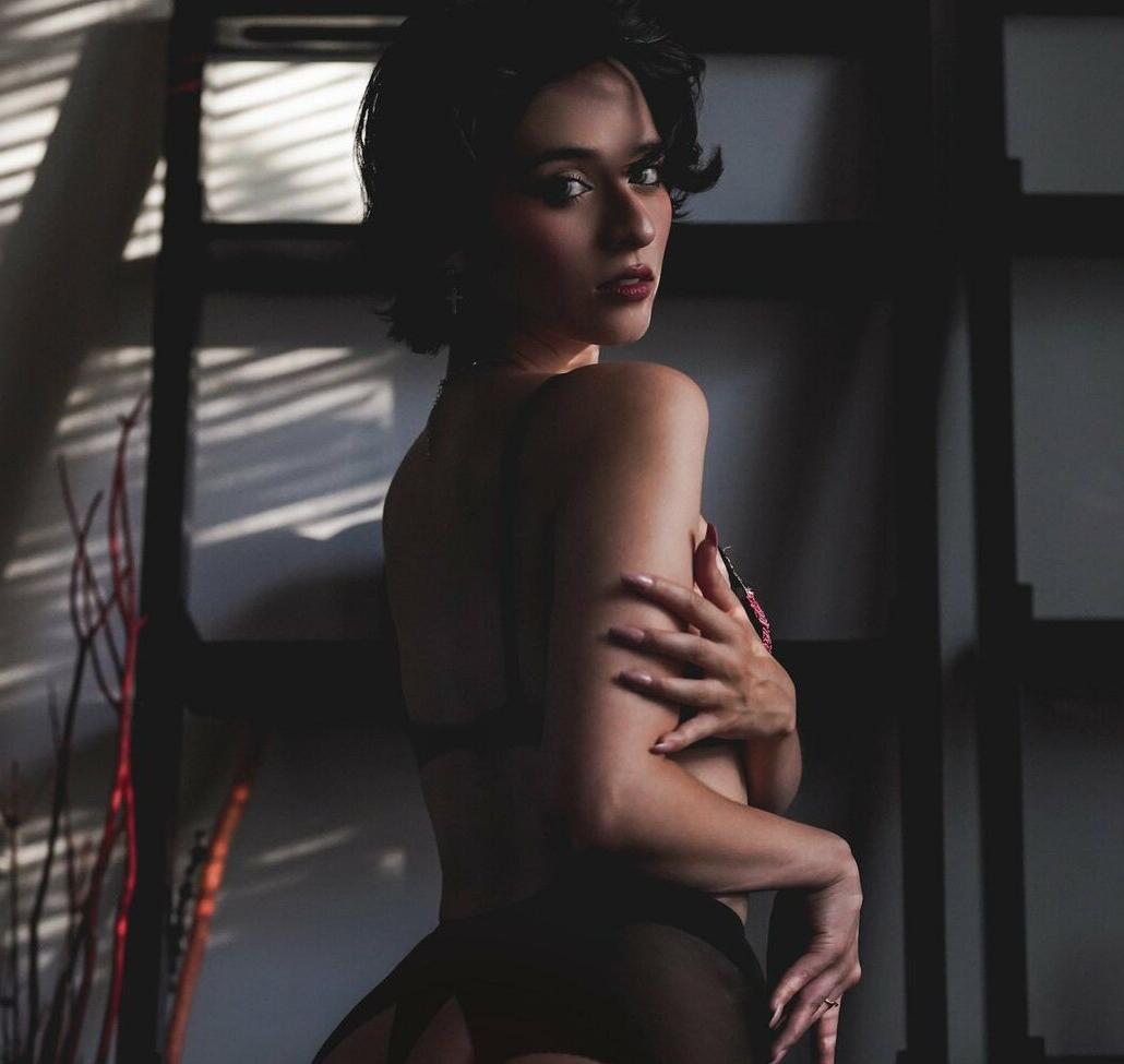 25P Vain Virgo nude