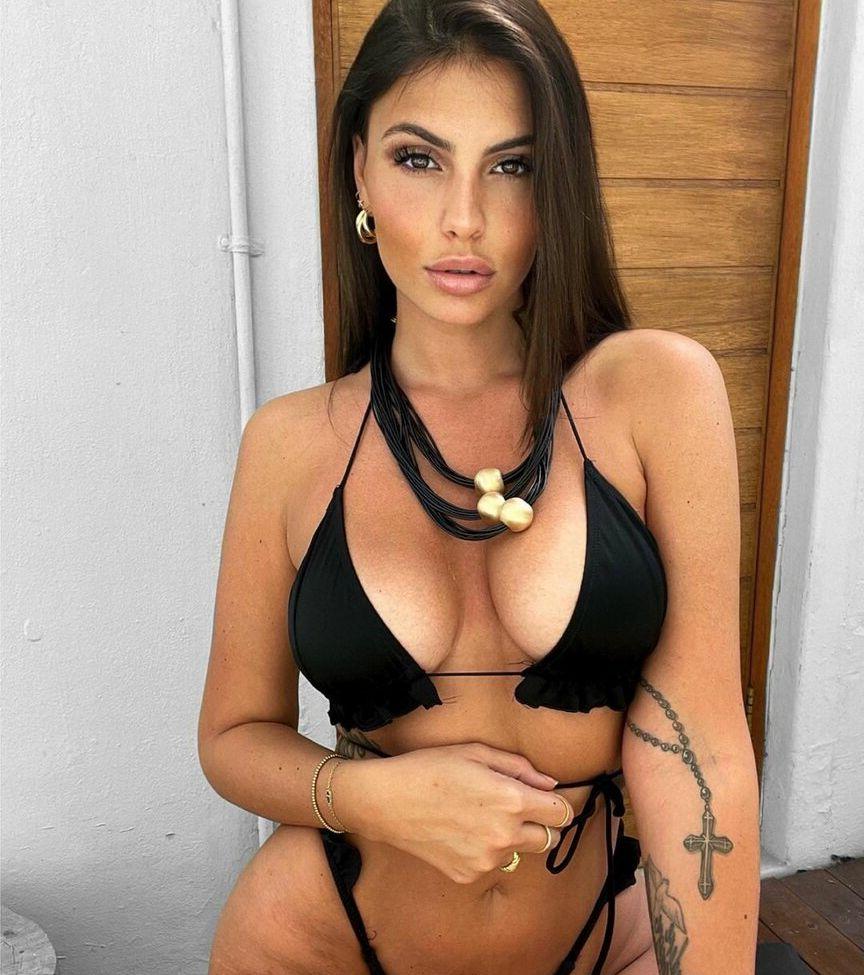 25P Natasha Nesci nude
