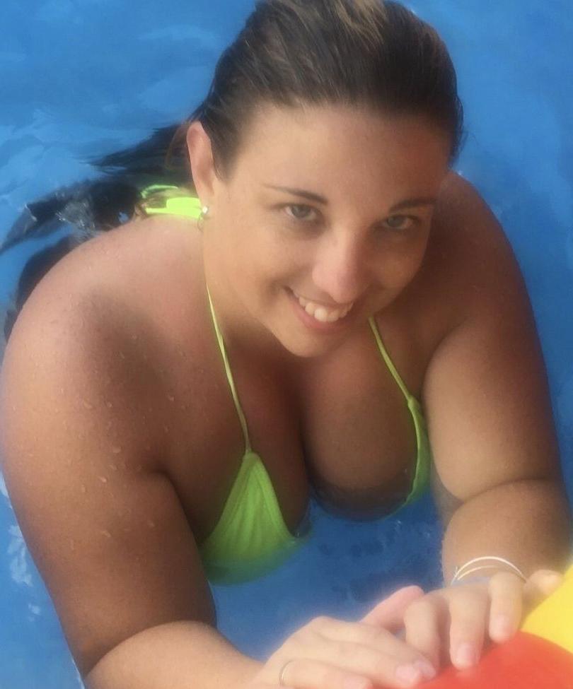25P Ann Carvecson nude