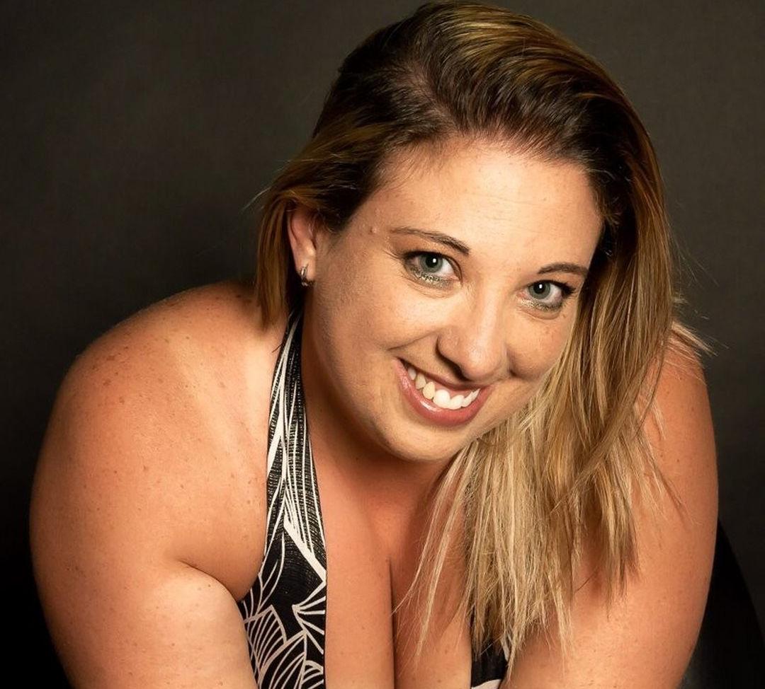 25P Ann Carvecson nude