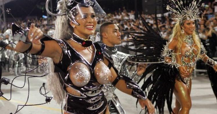 25P Lívia Andrade nude
