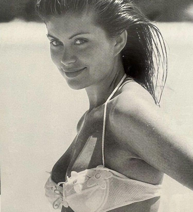 6P Amanda Lamb nude