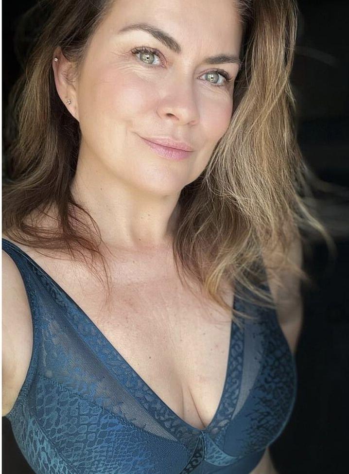 6P Amanda Lamb nude