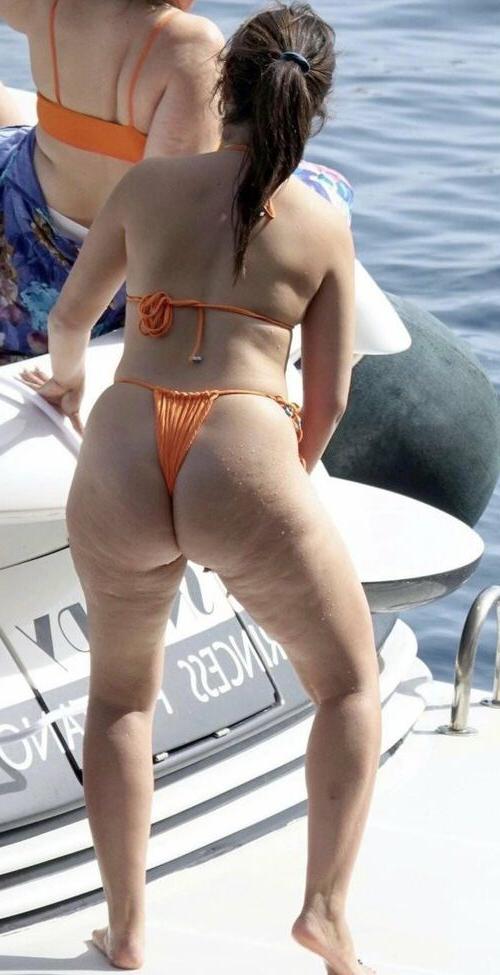 12P Camilla Cabelo nude