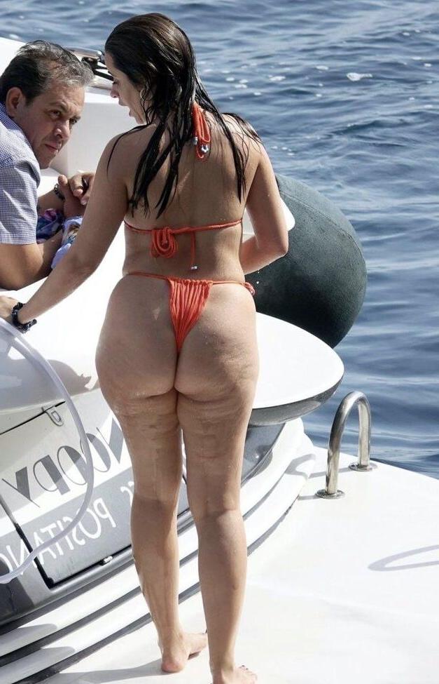12P Camilla Cabelo nude