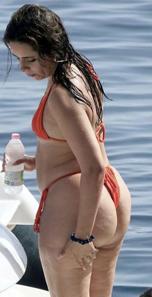 12P Camilla Cabelo nude