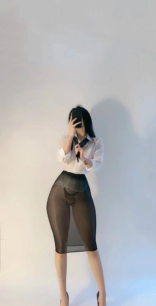 25P QiaonniuTT nude