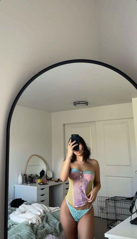 25P Melissa Estrella nude