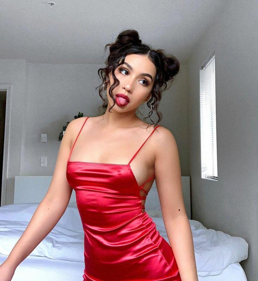 25P Melissa Estrella nude