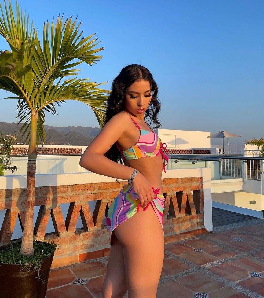 25P Melissa Estrella nude