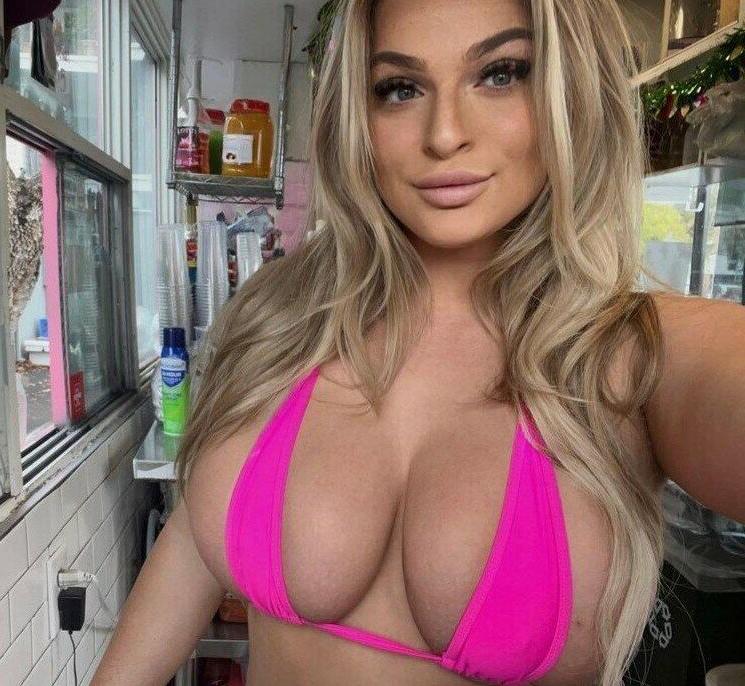 25P Daisy Delacroix nude