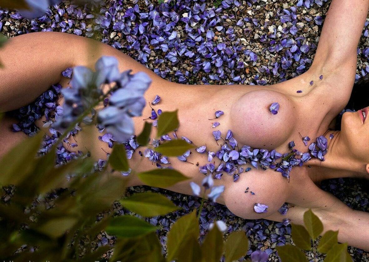 25P Viki Keepu nude