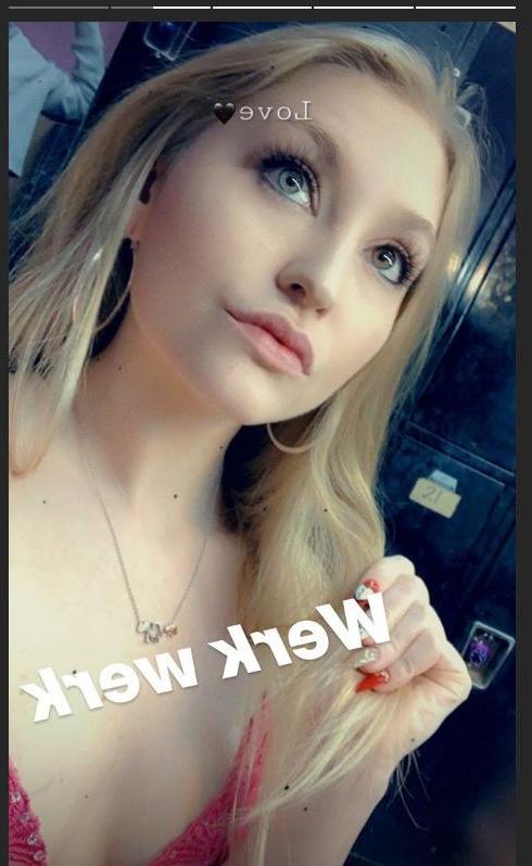 25P Kay_TheRealIzzy nude