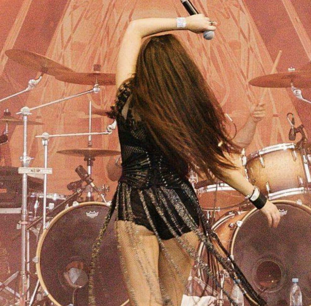 25P WomenMetal nude