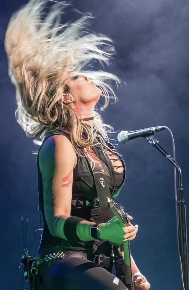 25P WomenMetal nude