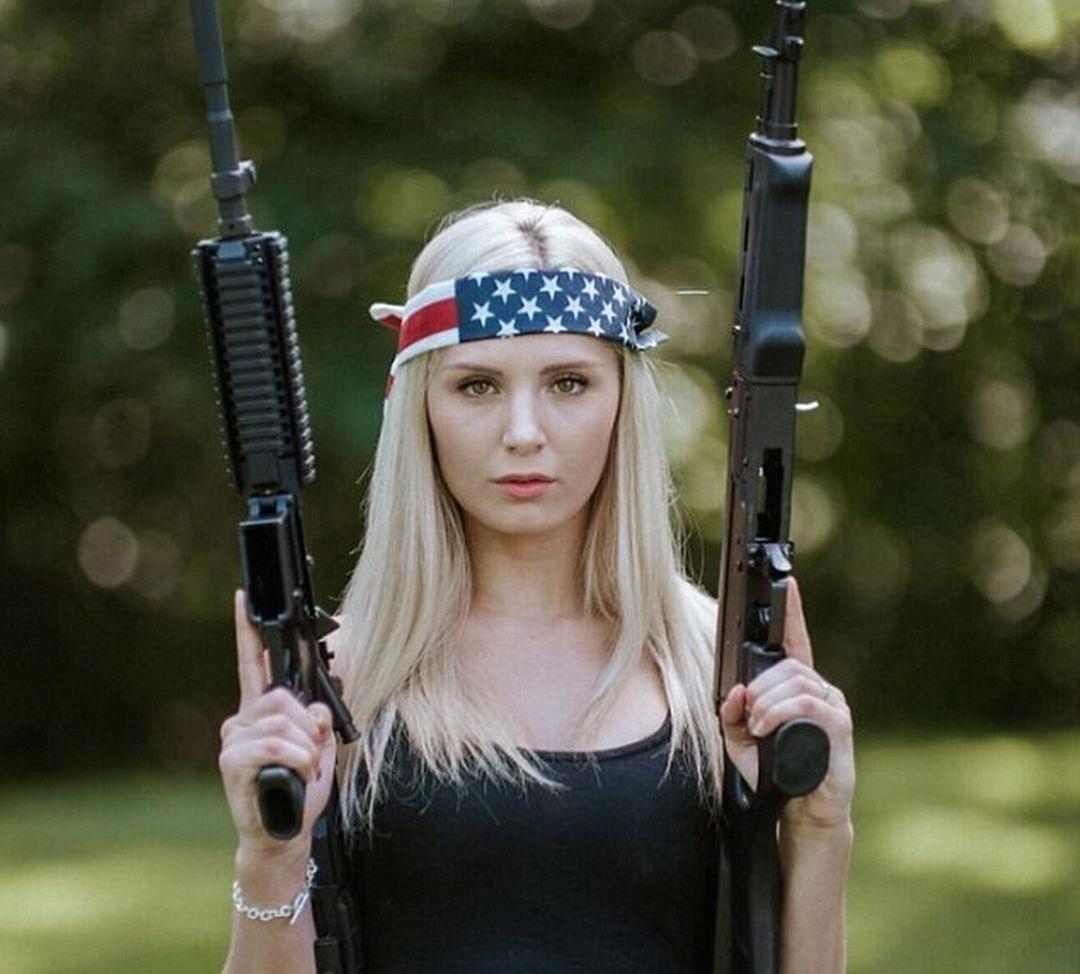 24P Lauren Southern nude