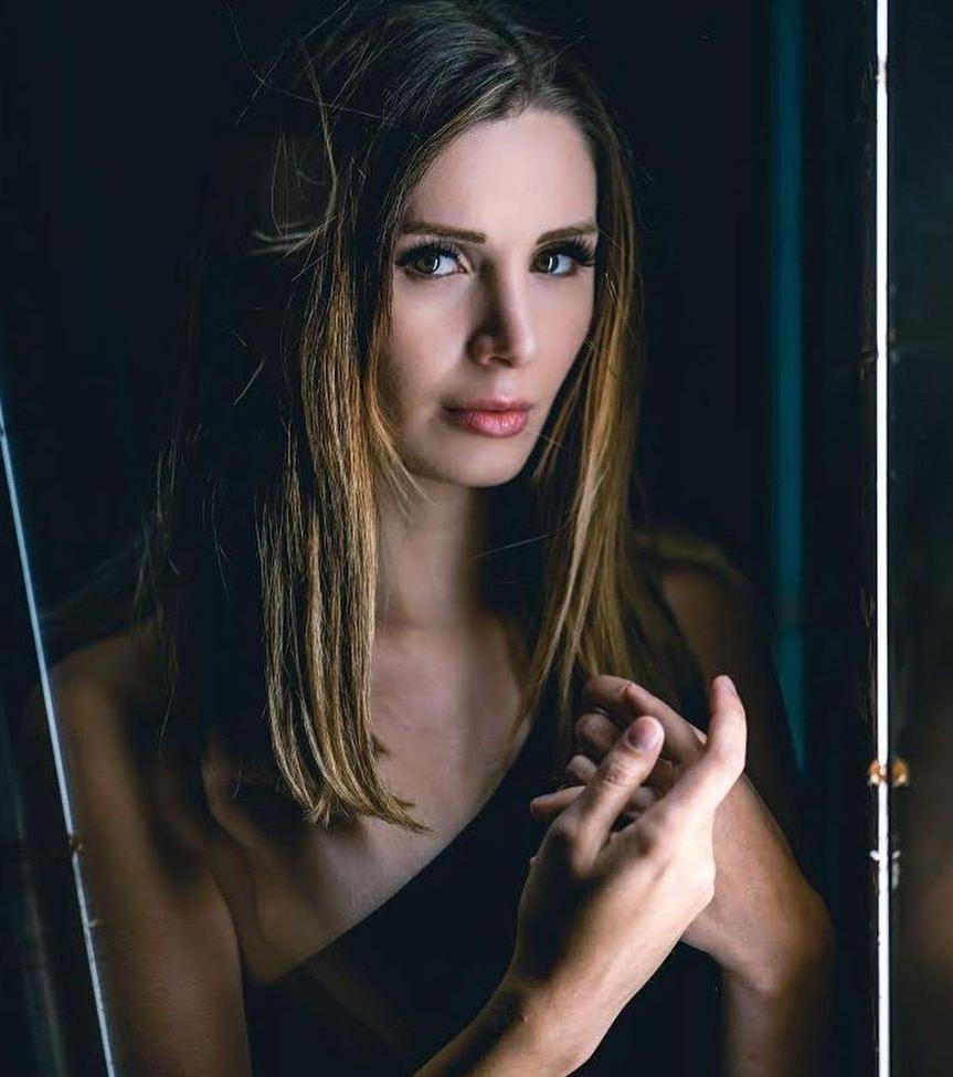 24P Lauren Southern nude