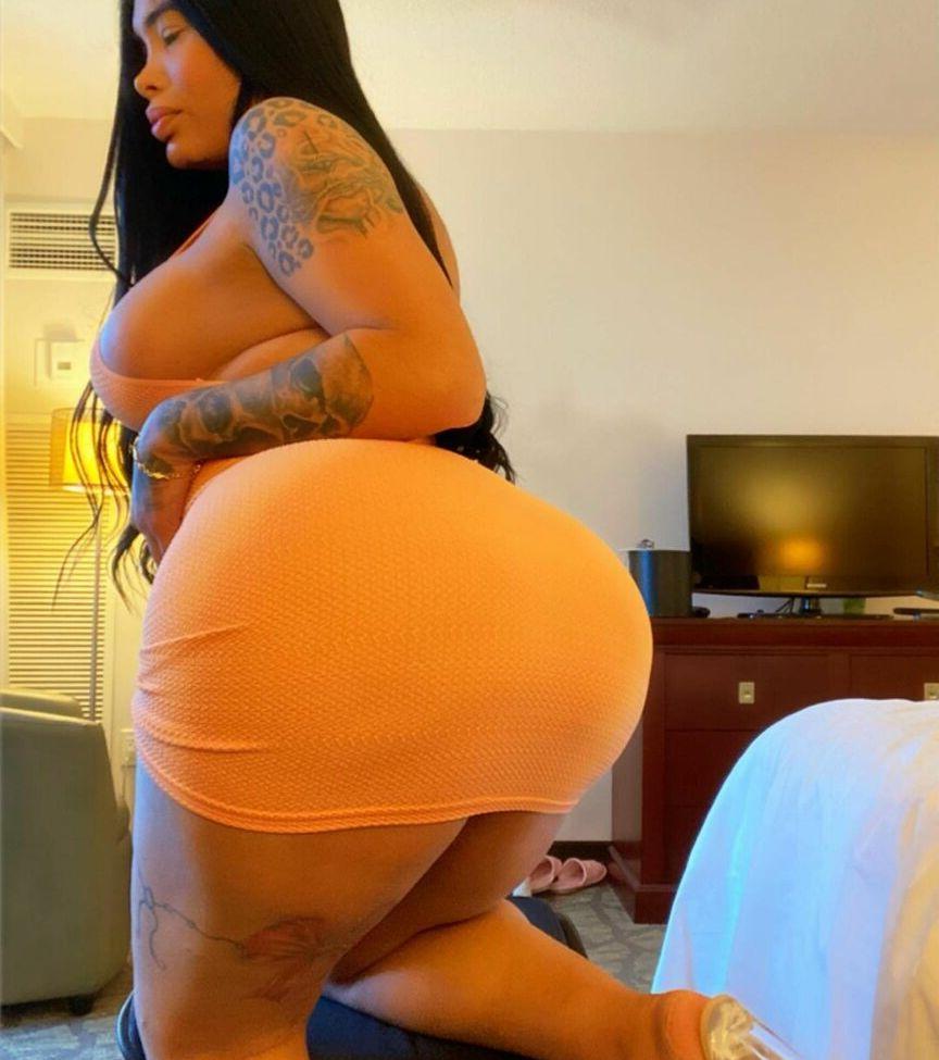 25P Italia Jimenez nude