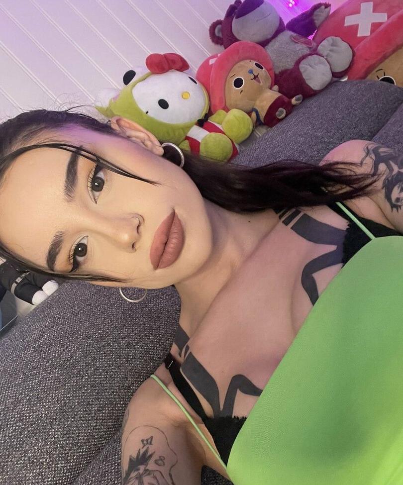 25P Zeliahxo nude