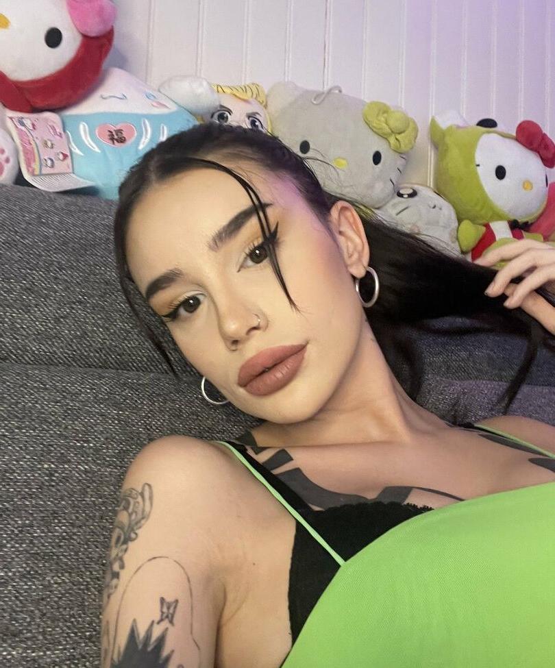 25P Zeliahxo nude