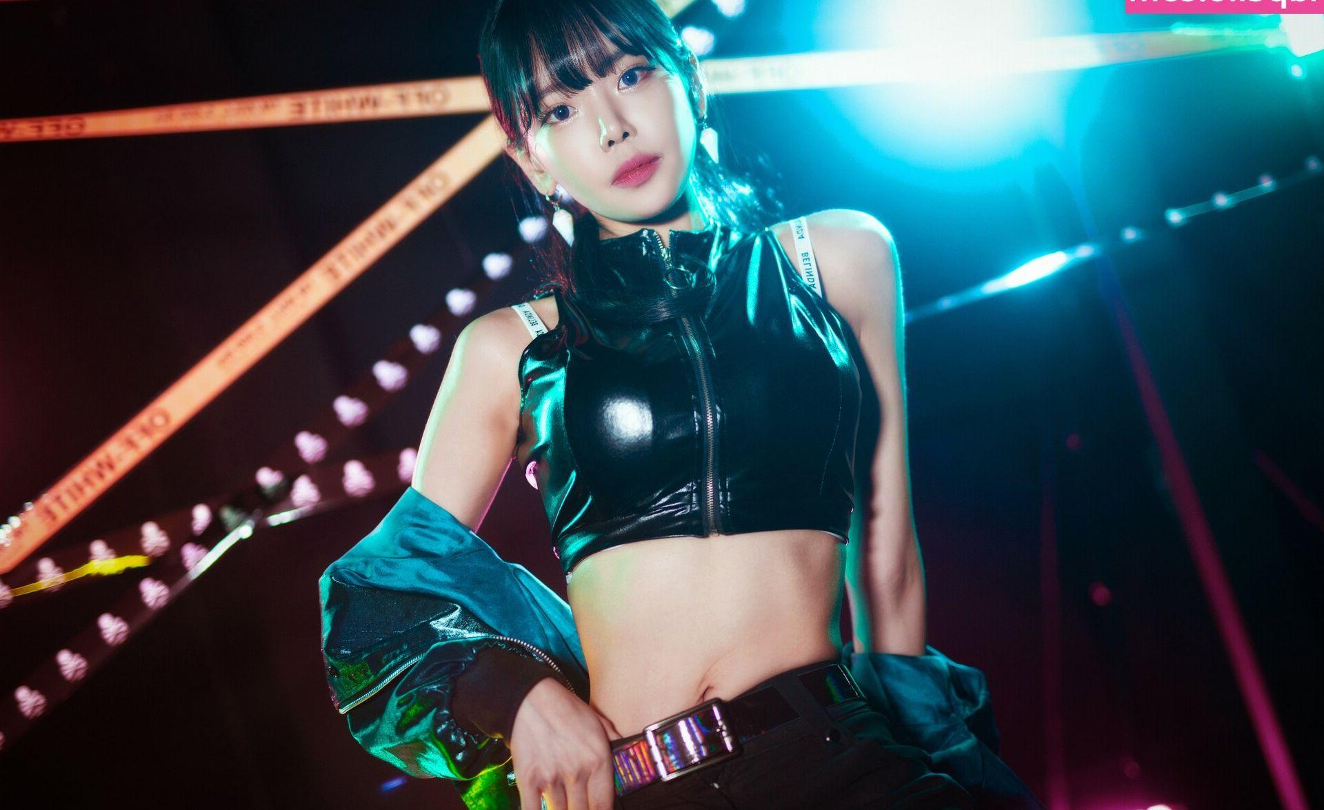 21P Korean Afreeca Streamer nude