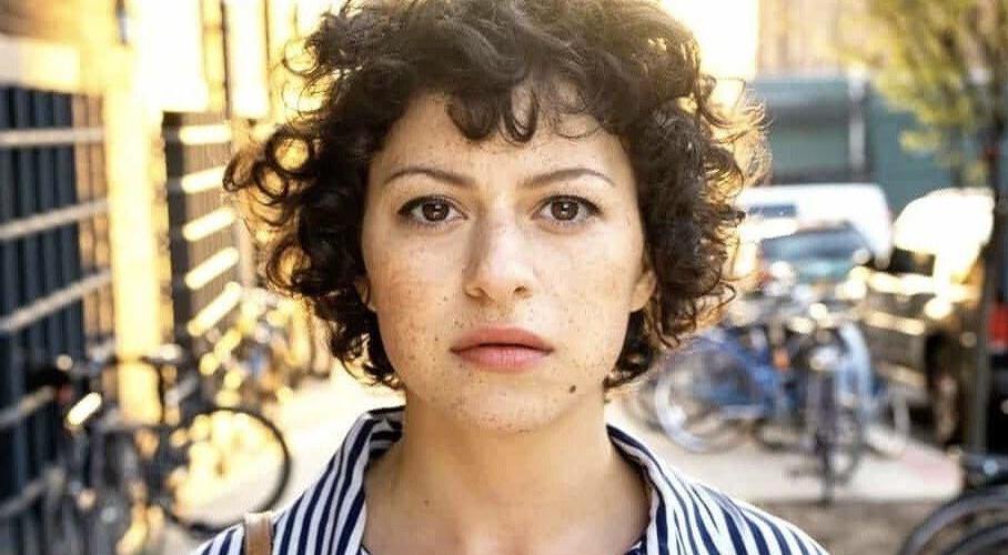 9P Alia Shawkat nude