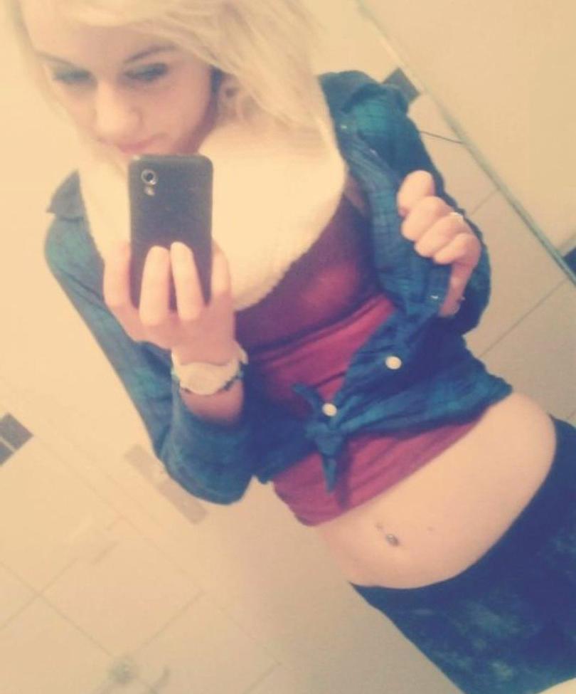 25P Gina_gzuz nude