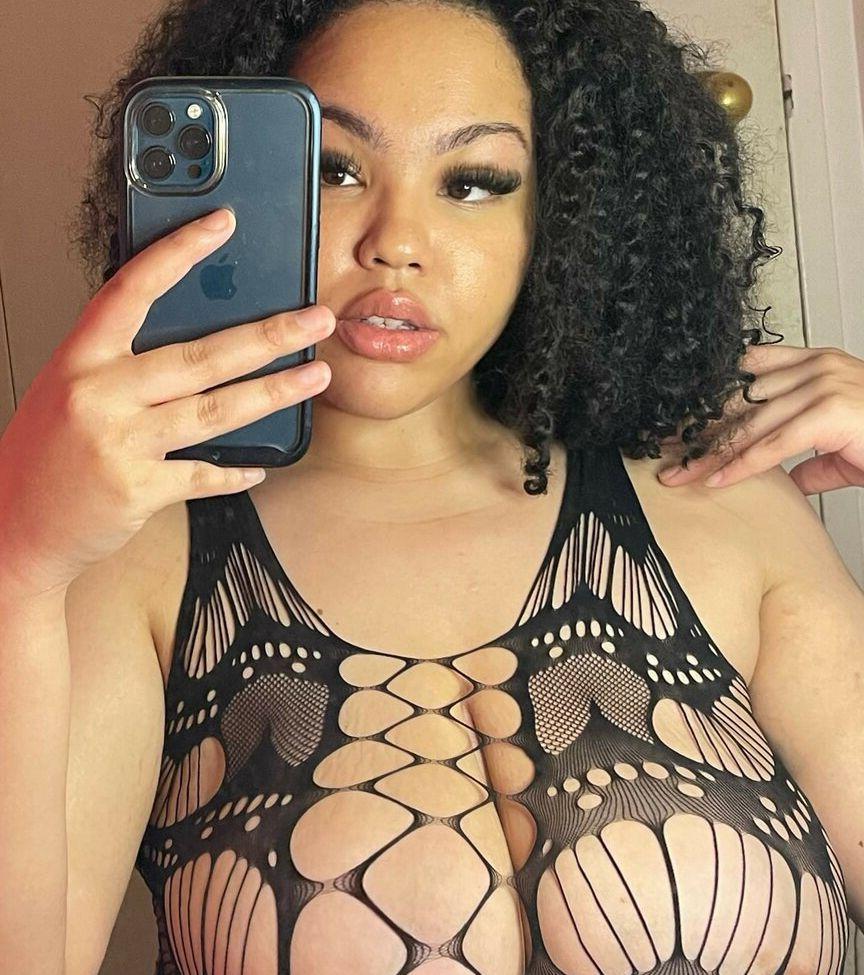 25P Tanya Mayenge nude