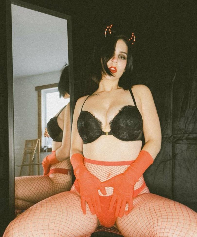 25P Sarahlashe nude