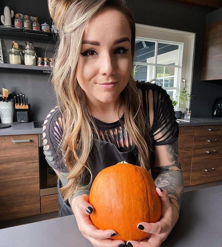25P Missrage nude