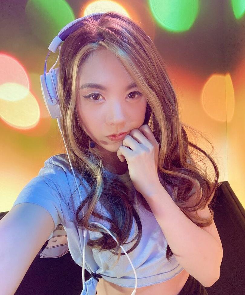 25P LilyPichu nude