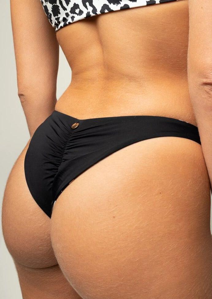 25P Isabella Santoni nude