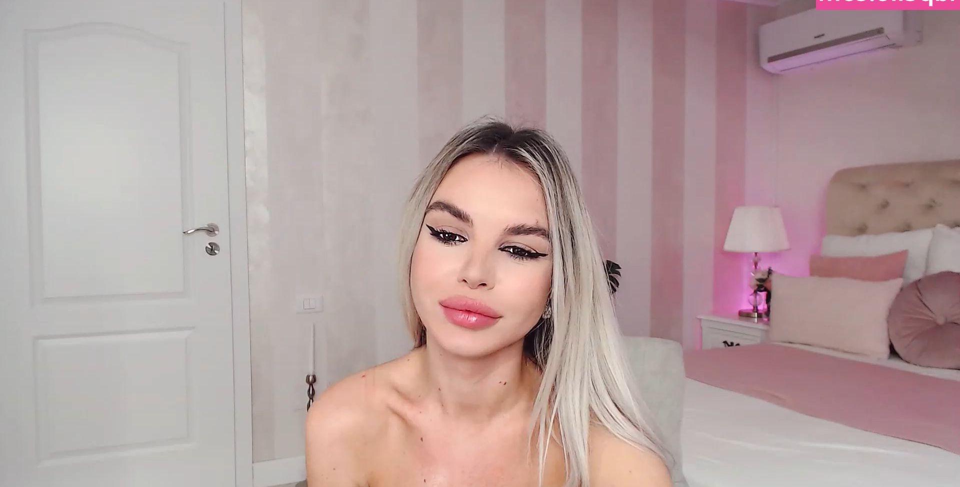 25P Maya_Di nude