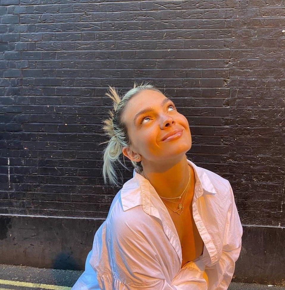 13P Louisa Johnson nude