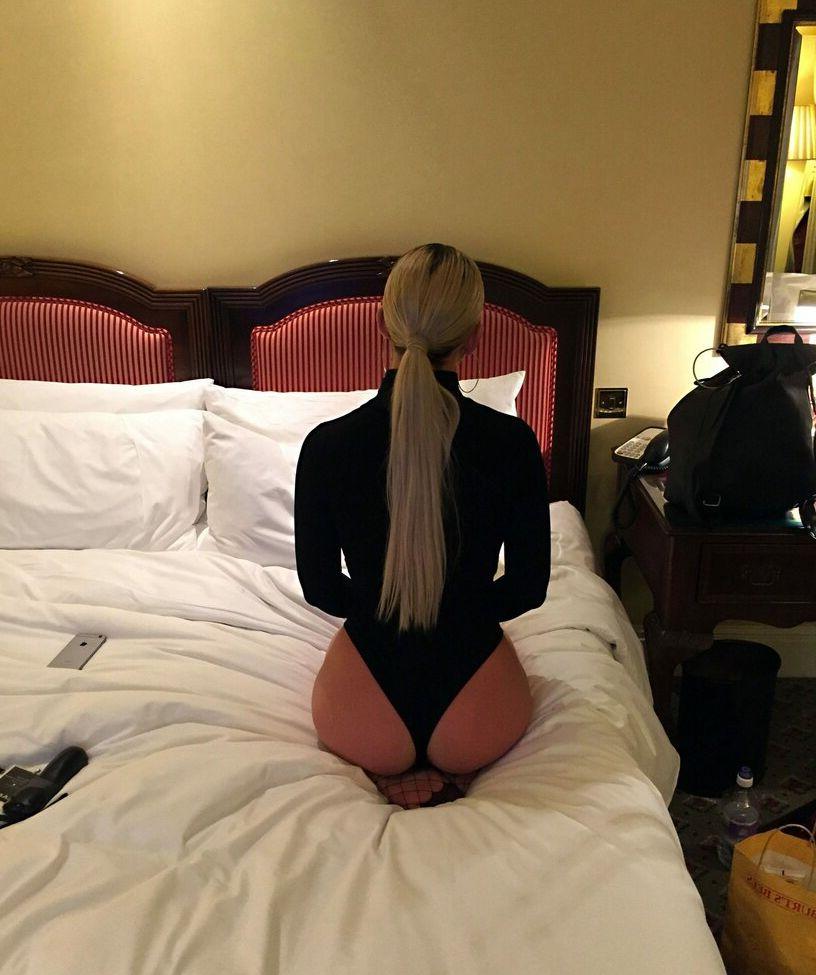 13P Louisa Johnson nude