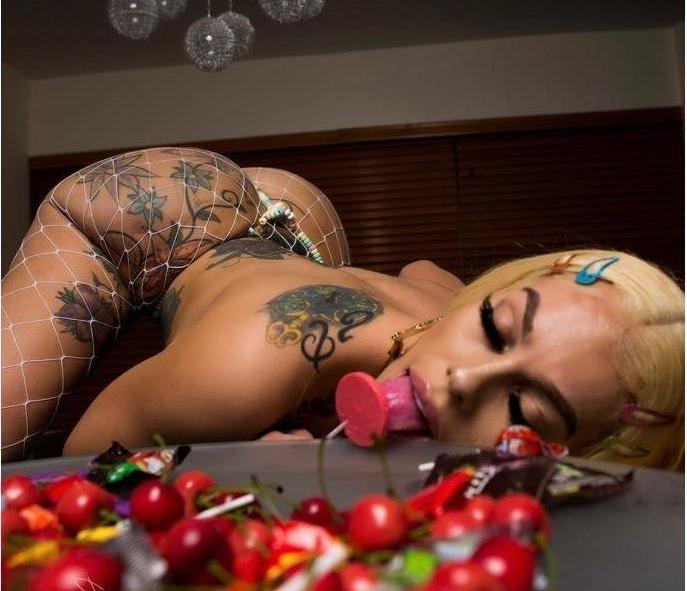 25P BlueFaceBarbie nude