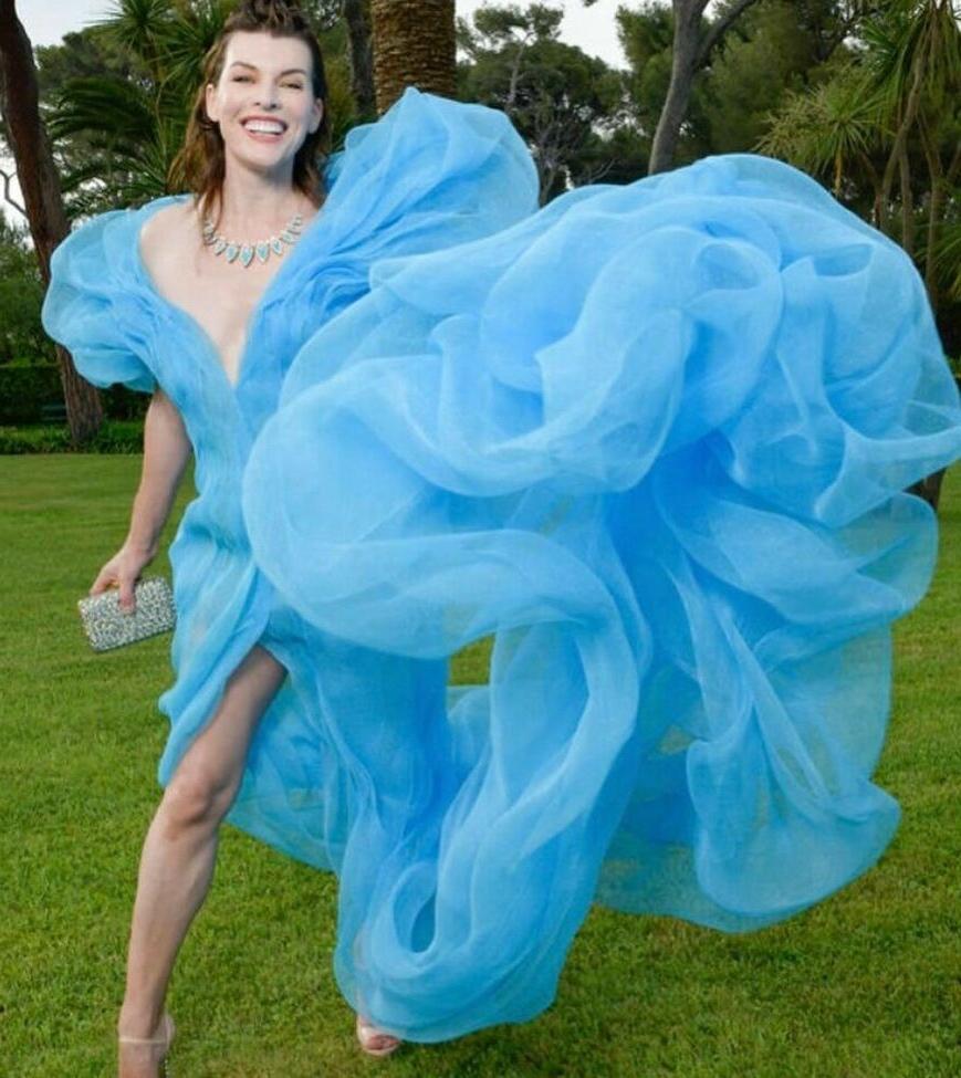 25P Milla Jovovich nude