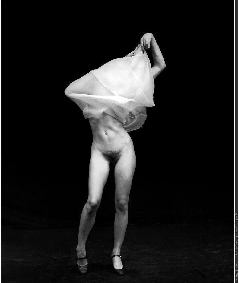 25P Milla Jovovich nude