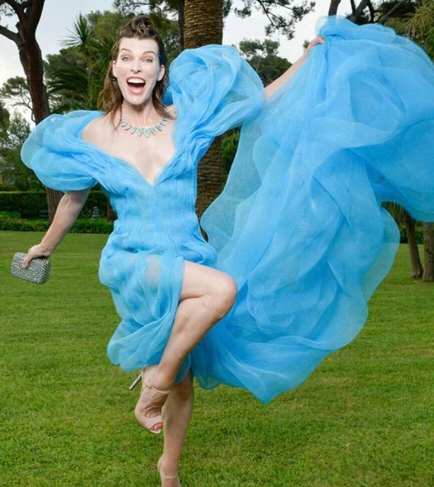 25P Milla Jovovich nude