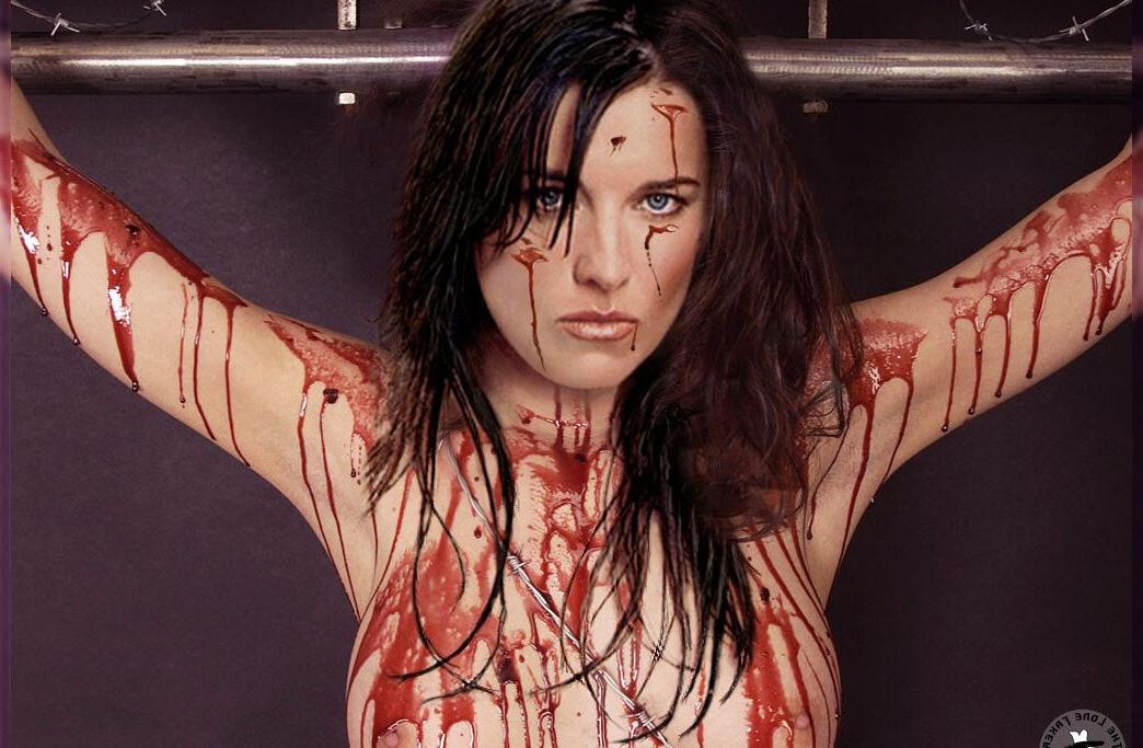 25P Lucy Lawless nude