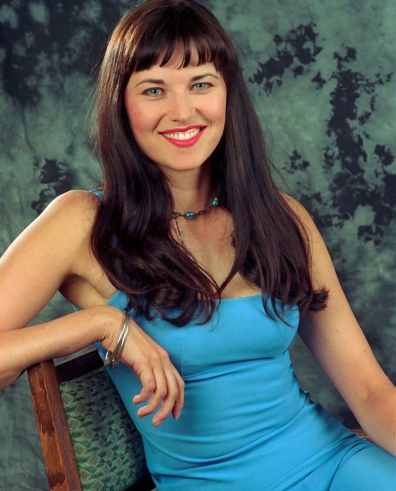 25P Lucy Lawless nude