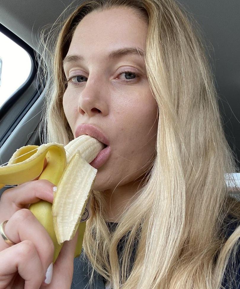25P Anna Opsal nude