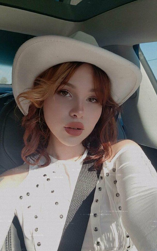 12P Rita Stark nude