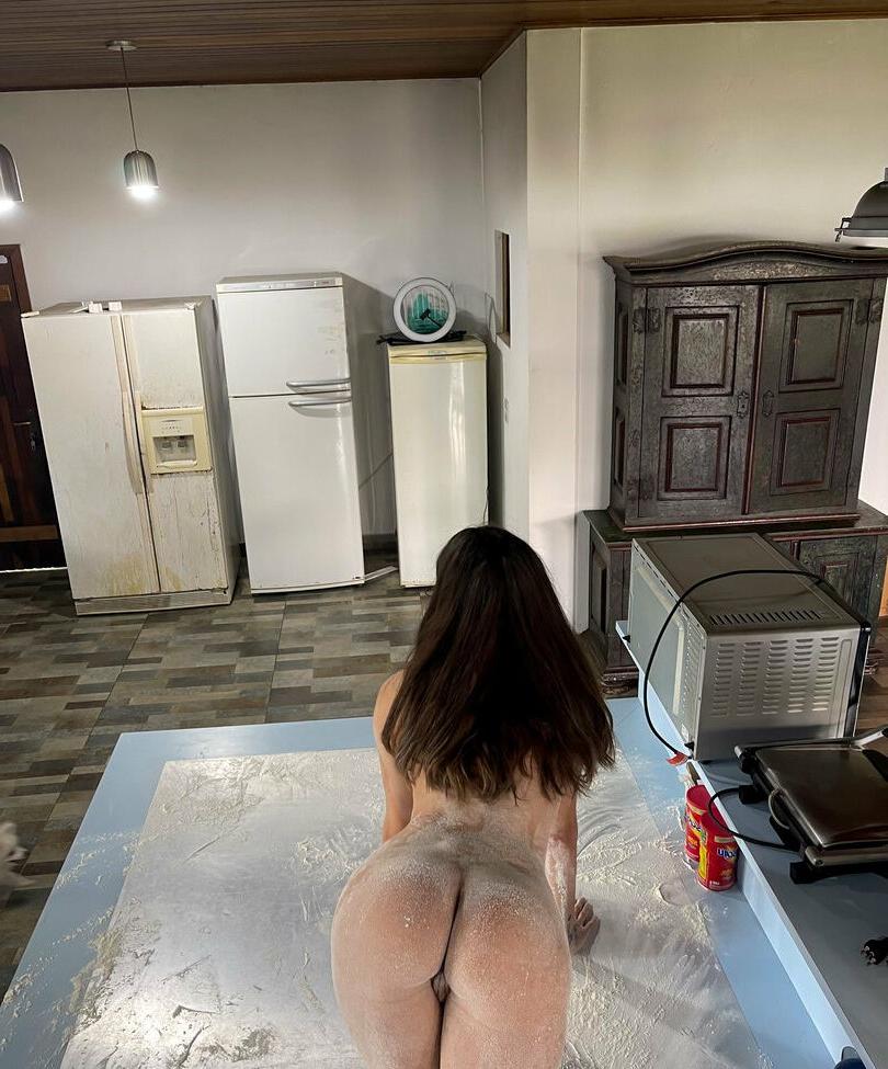25P Fernanda Motta nude