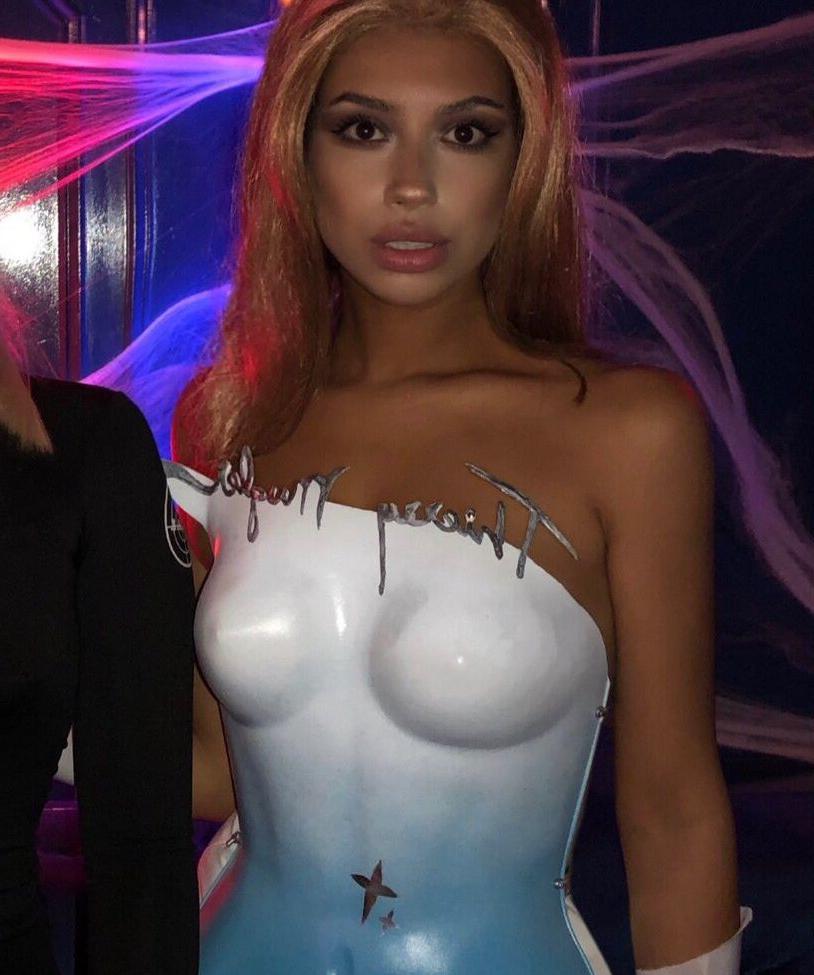 25P Merk Twain nude