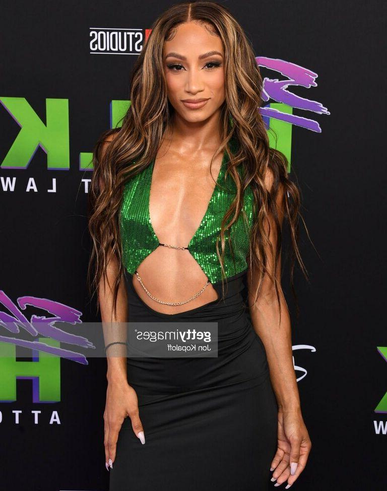 25P Sasha Banks nude