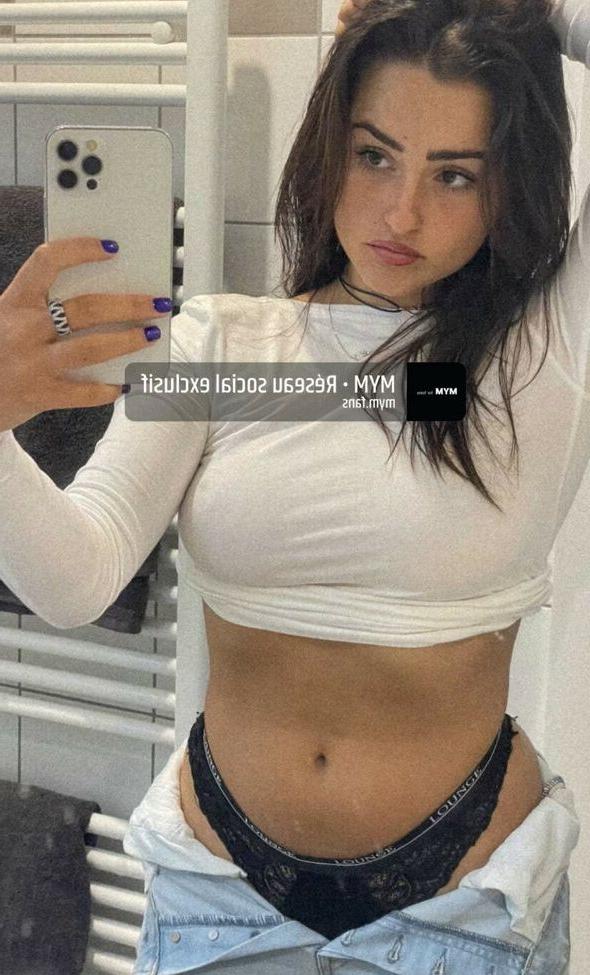 25P Charlotte Haffner nude