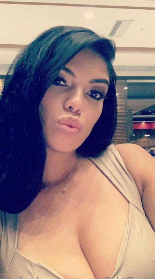 25P Suelyn Medeiros nude