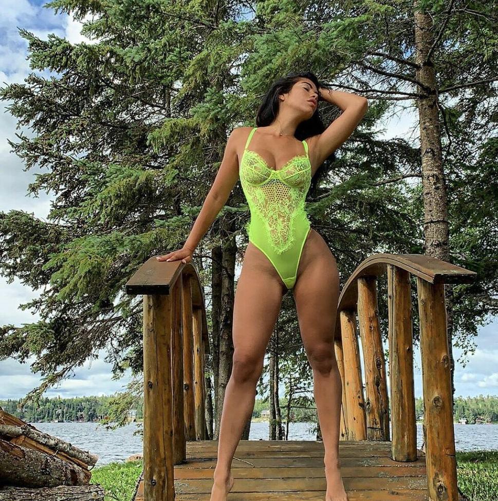 25P Suelyn Medeiros nude