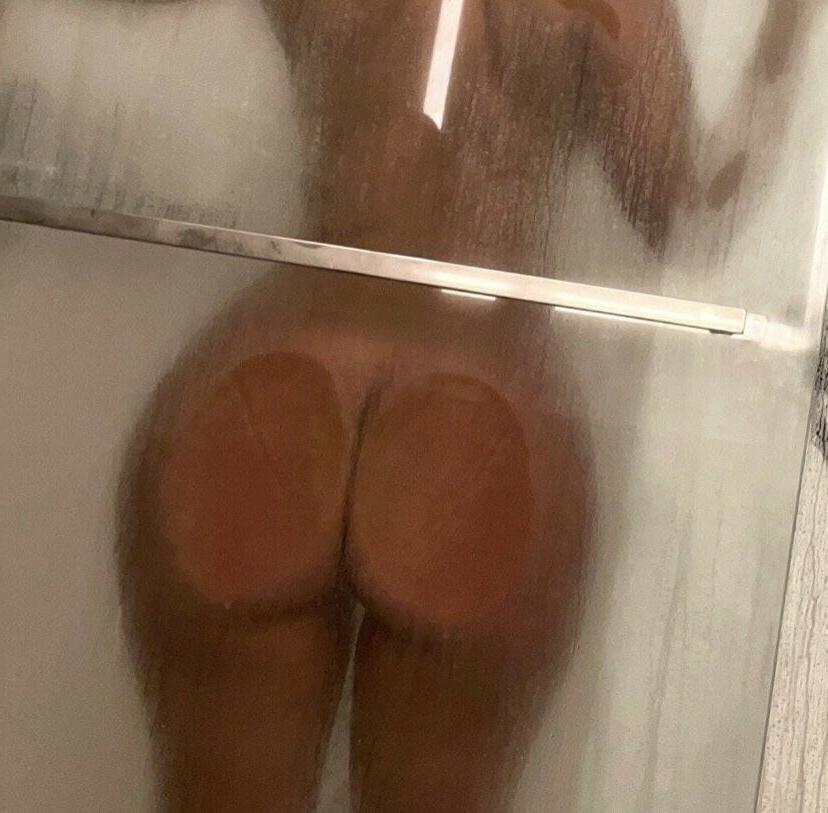 25P Briannagutz nude